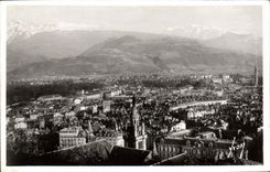 CPA Grenoble Vue Generale Au Fond Champrousse Et Le Taillefer
