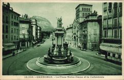 CPA Grenoble La Place Notre Dame Et la Cathedrale