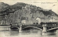 CPA Grenoble Pont De I'Esplanade Et Les Forts