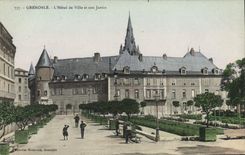 CPA Grenoble L'Hotel De Ville Et Son Jardin