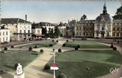 CPA Louviers Place Ernest Thorel Et Le Musee