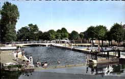 CPA Courville Sur Eure La Piscine