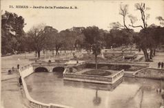CPA Nimes Jardin De La Fontaine