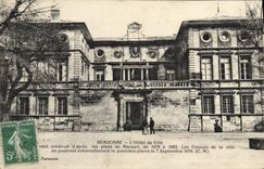 CPA Beaucaire L'Hotel De Ville Monument