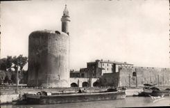 CPA Aigue Morte Les Remparts La Douane Et La Tour De Constance