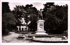 CPA Ales Le Jardin Public