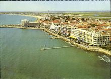 CPSM Le Grau Du Roi Vue Generale Du Front De Mer