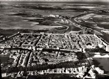 CPSM Aigues Mortes Vue Generale Aerienne Sur La Cite