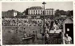CPA Arcachon La Plage Devant Les Hotels