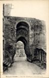 CPA Bourg Sur Gironde Porte Due