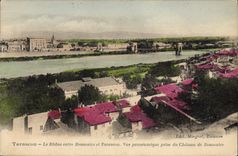 CPA Tarascon Le Rhone entre Beaucaire et Tarascon Vue Panoramique Prise du Chateau de Beaucaire 