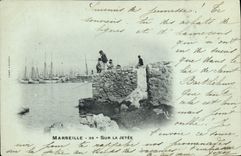 CPA Marseille Sur La Jetee 