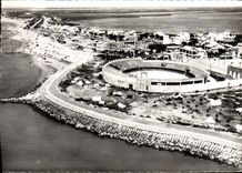 CPSM En Avion Au Dessus Les Saintes Maries de la Mer Bouches du Rhone Les Arenes et la Promenade 