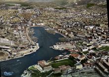 CPSM Marseille B du Rh Vue aerienne panoramique sur le Vieux Port et la Ville 