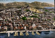 CPSM Marseile Bouches du Rhone Vue aerienne sur le Vieux Port le qual Rive Neuve 