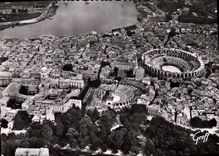 CPSM En Provence Arles B du R Vue aerienne Les Arenes Le Theatre Antique La Cathedrale Saint Trophim