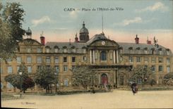 CPA Caen Place de l'Hotel de Ville 