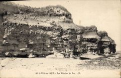 CPA Lion sur Mer Les Falaises de Luc 