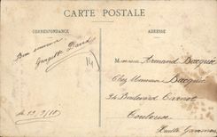 CPA Au Pays Normand Le vieux beffroi de Vire surmontant la Porte Horloge construction curieuse remon