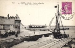 CPA Port en Bessin Pendant la Tempere Nous sommes sauves 