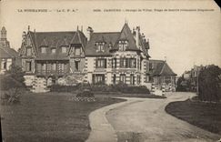 CPA La Normandie Cabourg Groupe de Villas Plage de famille richement frequente 