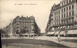 CPA Lyon Place de la Republique 