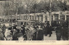 CPA Foire de Lyon Les Stands en beron face a l'entree du Palais 