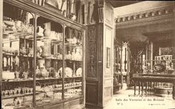 CPA Musee de Lyon Salle des Verreries et des Bronzes 