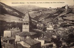 CPA Bueaujeu Rhone Vue Generale au fond le chateau des Sires de Beaujeu 