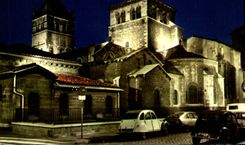 CPSM Lyon Basilique Saint Martin d'Ainay Art Roman citroën 2cv