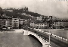 CPSM Lyon Le Pont Tilsitt et la Colline de Fourviere 