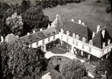 CPSM En Avions Au Dessus de Cormatin S et L Le Chateau Ce Chateau don l'existence a ete liee au Chat