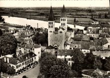 CPSM Tournus S et L Vue aerienne sur l'Abbaye l'Eglise St Philibert la Saone 