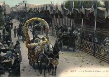 CPA NICE la bataille de fleurs 