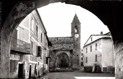 CPA Utelle la place et l'eglise Saint Veran 