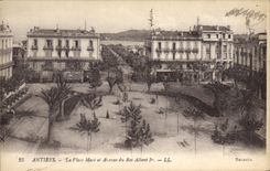 CPA Antibes la place Mace et Avennue du Roi Albert I 