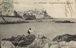 CPA Antibes Vue generale entre les Rochers 