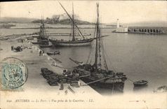 CPA Antibes Le Port Vue prise de la Courtine 