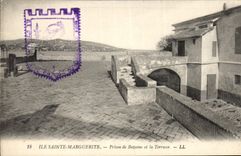 CPA Ile Sainte Marguerite Prison de Bazaine et la Terrasse 