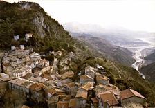 CPSM Gilette Alpes Maritimes le village la plaine du Var 