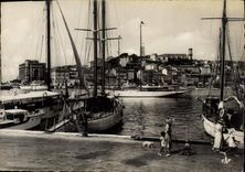 CPSM Cannes Le port et le Mont Chevalier