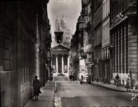 CPSM Paris en Flanant Rue Laffitie Eglise N D le Larette et Basilique du Sacre Coeur