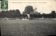 CPA Maisons Laffitte (S et O) Champ de Courses Sortie des Chevaux