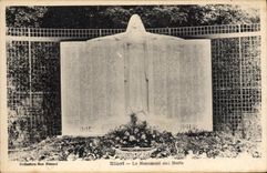 CPA Niort Le Monument aux Morte