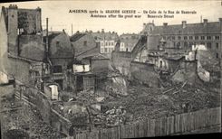 CPA Amiens Un coin de la Rue de Beauvais