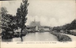 CPA Amiens La Cathedrale vie prise du Chemin de Halage