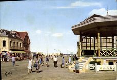 CPSM Cayeux sur Mer (Somme) Le Kiosque et l'Entree de la Plage