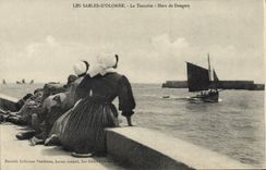 CPA Les Sables D'Olonne La Tempete Hors de Dangers 
