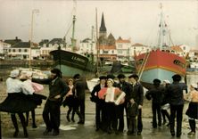 CPSM St Gilles Croix de Vie Vendee Groupe Folklorique Bise Dur 