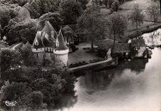CPSM Bazouges sur Loir Sarthe Vue aerienne Le Chateau Bazouges 
